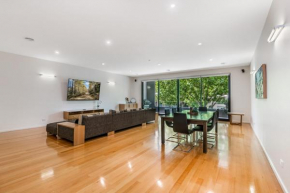 Serpentine Park on View
